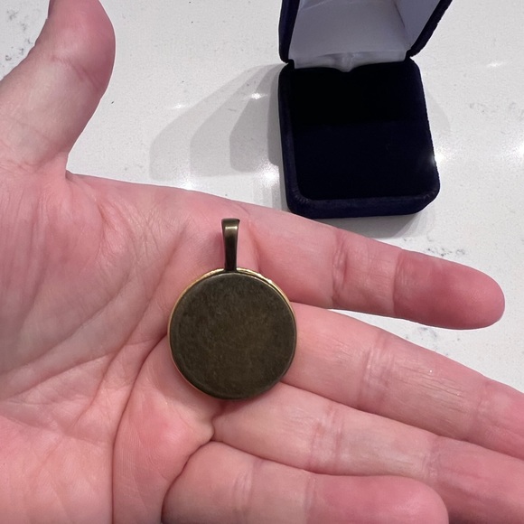 Chanel Pendant - Picture 2 of 4